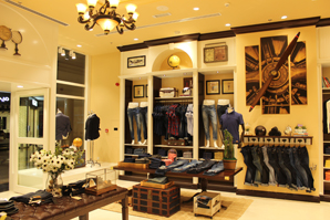 Louis Philippe opens its first store in Dubai