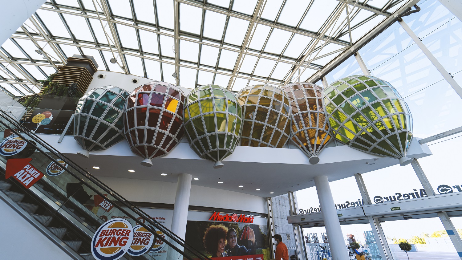 World s 1st Hanging Play Area At AireSur Mall In Spain