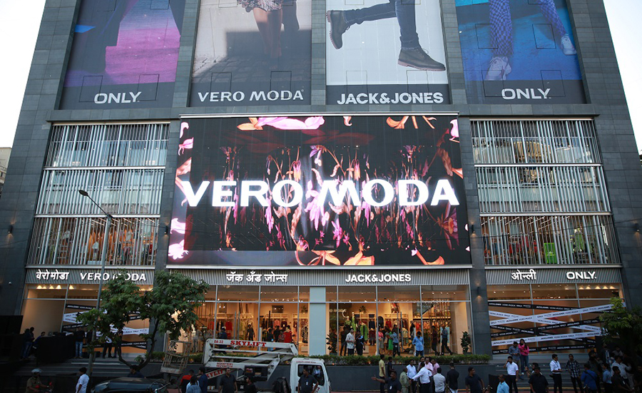 bezoeker Persona Tom Audreath JACK&JONES, VERO MODA & ONLY revamps flagship store on Linking Road