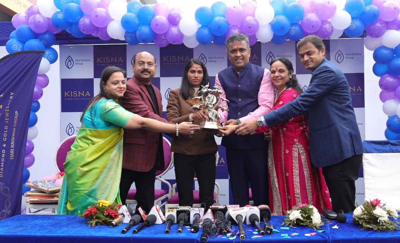 Left to Right Ms. Sudha Singh, Mr. Ghanshyam Dholakia, Mr. Parag Shah