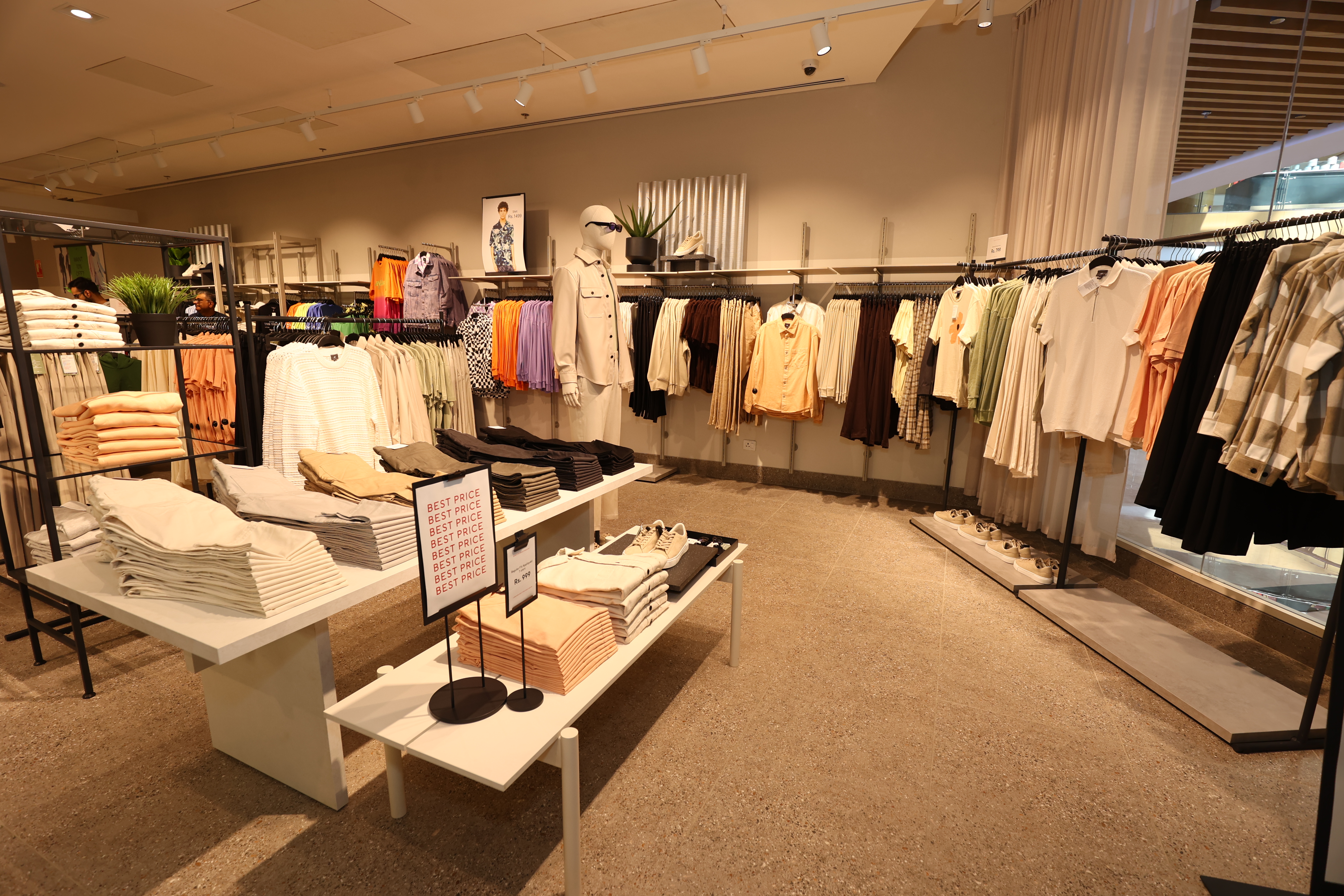 H&M india Dwarka store inside collection