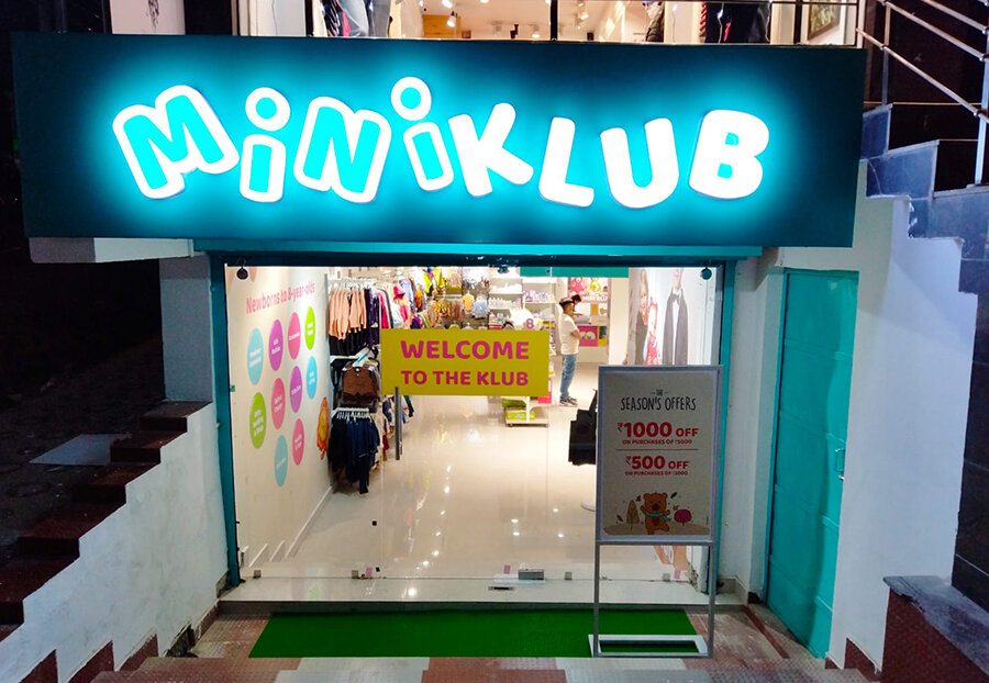 Miniklub retail Store front