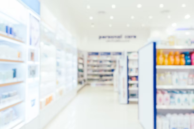abstract-blur-defocused-pharmacy-drug-store