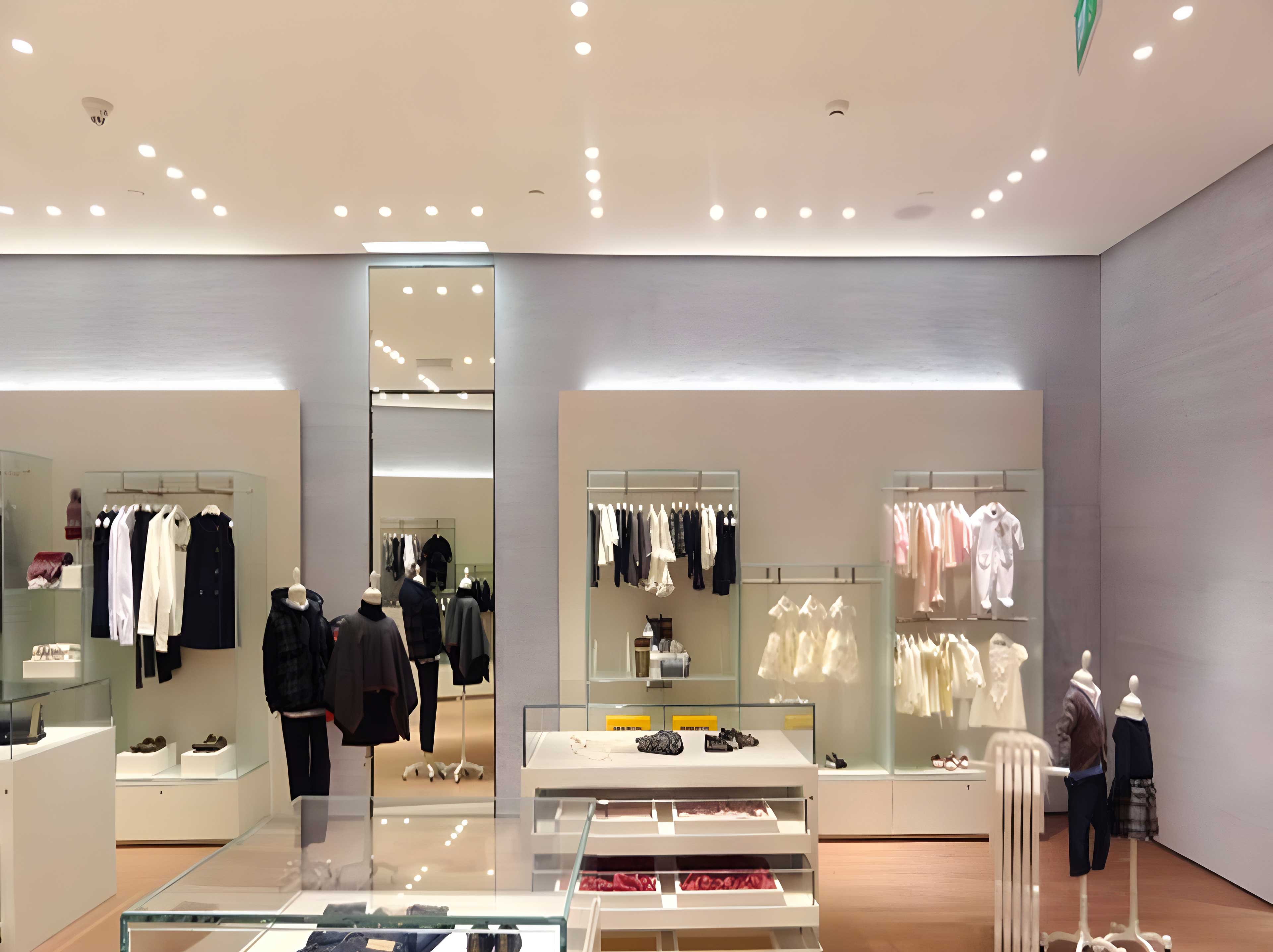 An interesting example presented by Vishal Kapoor to reinforce the value of well designed lighting for enhanced customer experience in the store.  