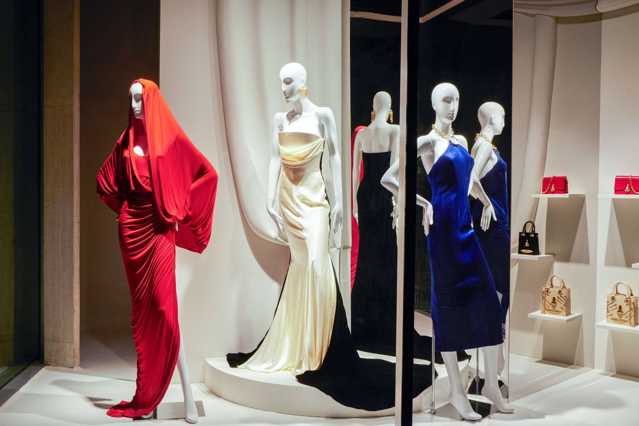 Neiman window with Mannequins on display