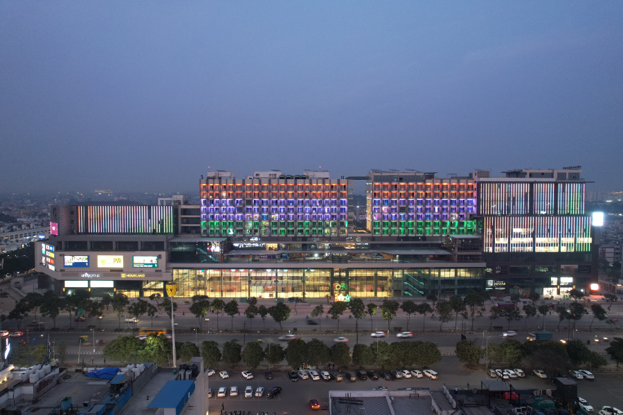 Mohali's Longest Tricolour Illuminates Independence Day at CP67 Mall, Evoking Collective Pride Amongst Residents