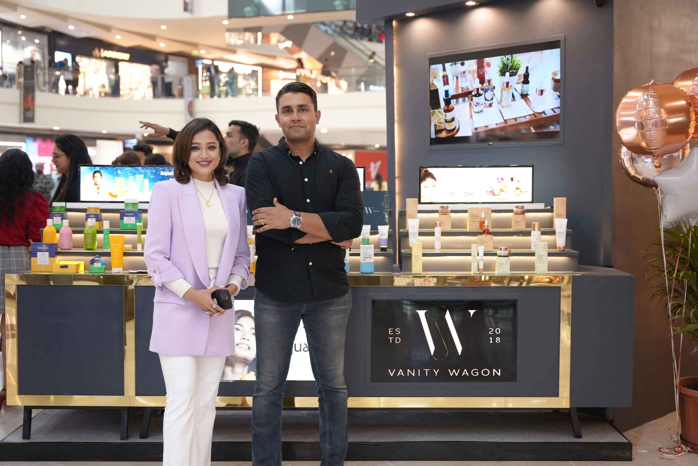 Naina & Prateek Ruhail,Vanity Wagon