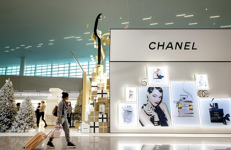 chanel retail look