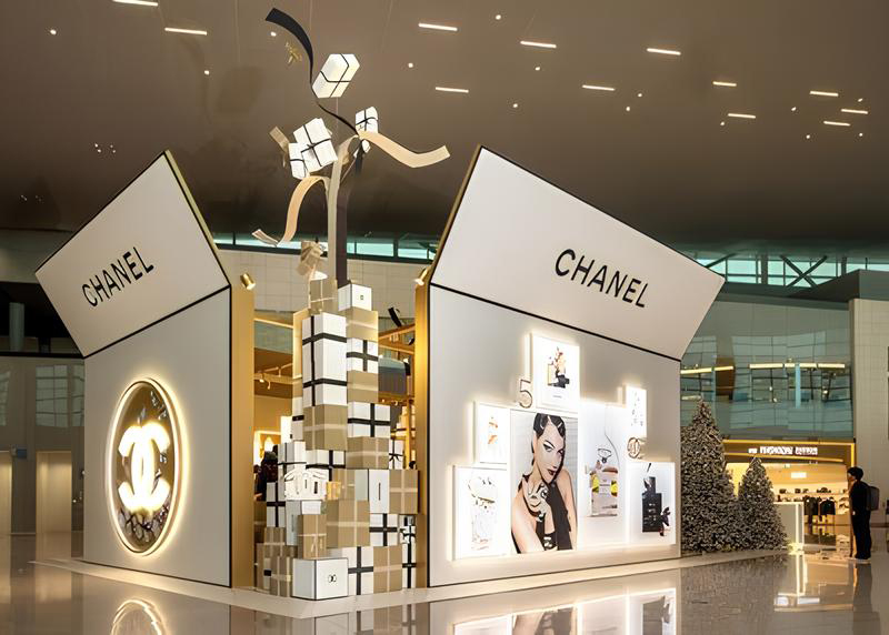 Chanel retail look
