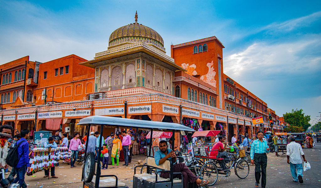 Image: Johri Bazaar, Jaipur Credit: GetYourGuide