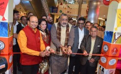 KVIC Launches 1st ‘Khadi Korner’ with Globus at GIP Mall, Noida