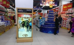 Customer engaging screen installed at Tom Tailor, Spar