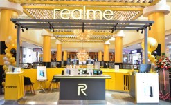 Realme plans to launch 50 franchise stores in India