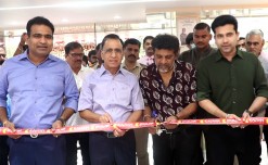 Kalyan Jewellers launches 8th store in Bengaluru with celebrity buzz