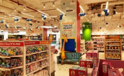 Toys“R”Us® launches in Bangalore with Geoffrey the Giraffe™ and more
