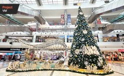 Mumbai malls turn into festive wonderlands this Christmas