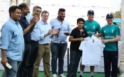  HyperCITY hosts net session with English Cricket-icons 