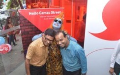 Vodafone surprises  customers visiting its stores this Durga Puja