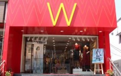 W opens one store in every three days, to open 1000 stores in next 5 years