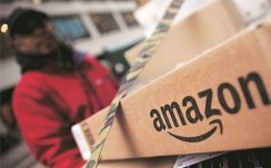 Amazon claims top spot in battle of online fashion portal