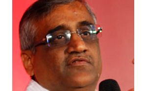 "Riding on Sunkist, we intend to push our in-house productsâ€-  Kishore Biyani