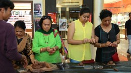 Viviana Mall engages shoppers to create eco-friendly Ganesha idols