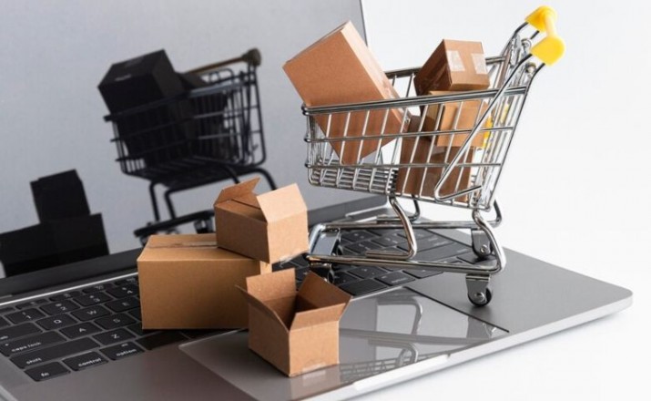 Is online shopping set to surge this festive season?