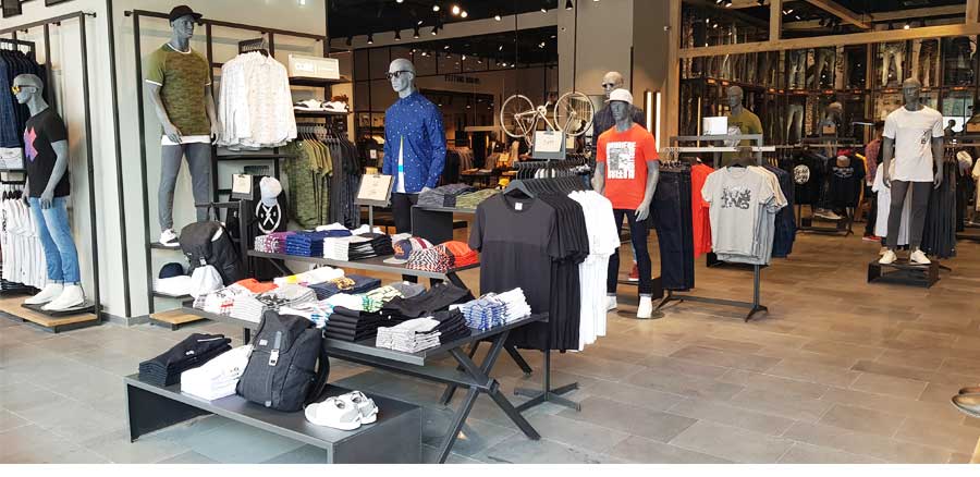 landheer Trein Ontwikkelen Jack & Jones unveils its largest store in Asia