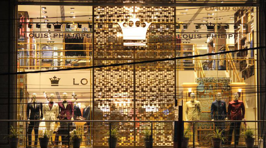 Louis Philippe ﬂagship store